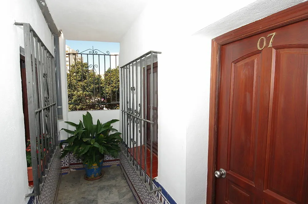 Konukevi Pension Aduar Marbella İspanya